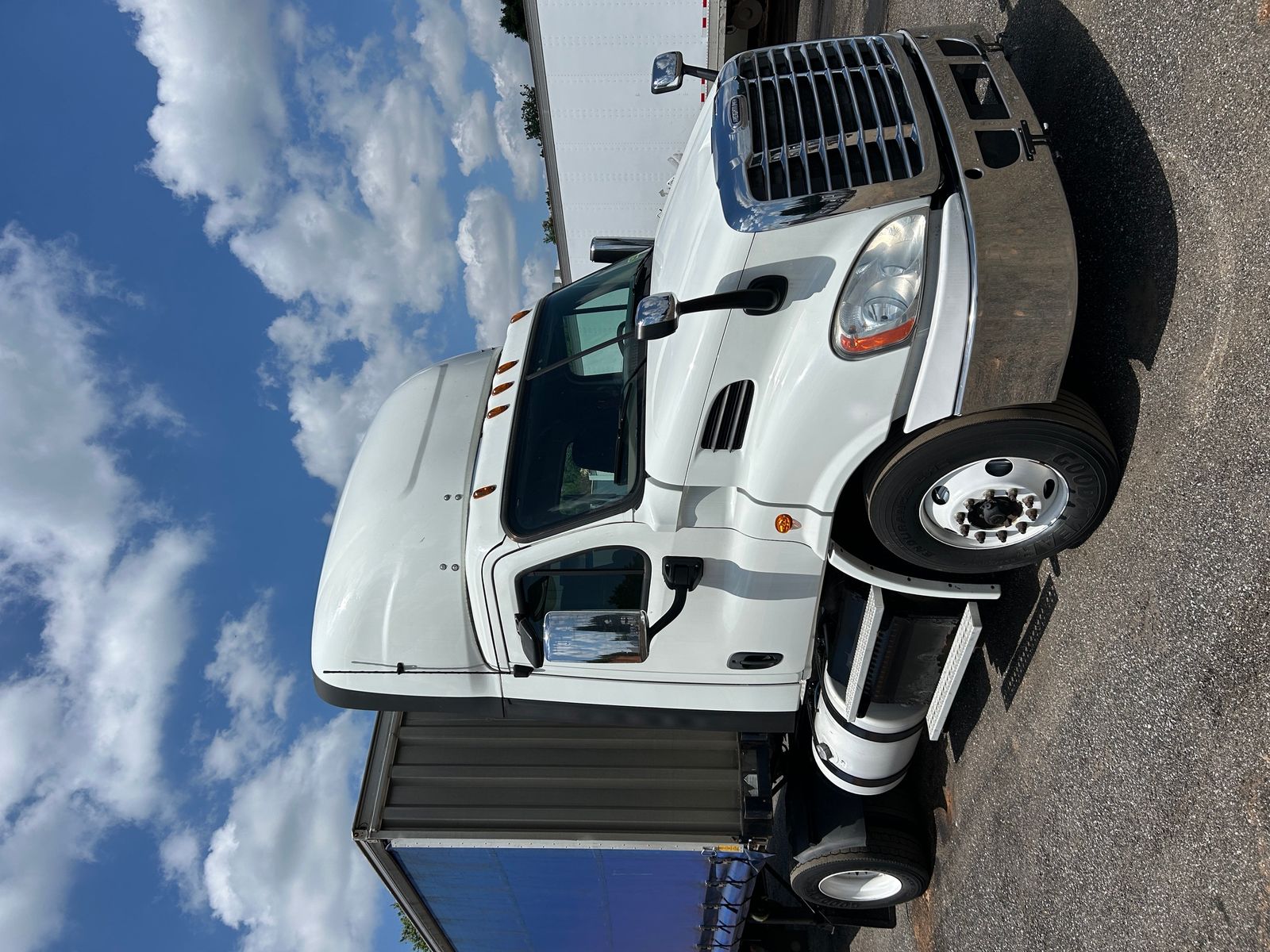 2018 FREIGHTLINER CASCADIA 113 Base - 1