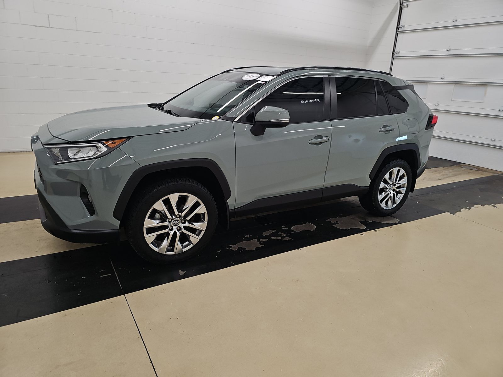 2021 TOYOTA RAV4 XLE Premium - 1