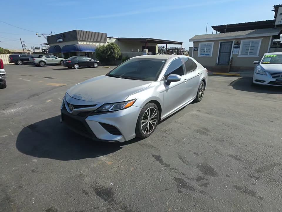 2019 TOYOTA CAMRY SE - 1
