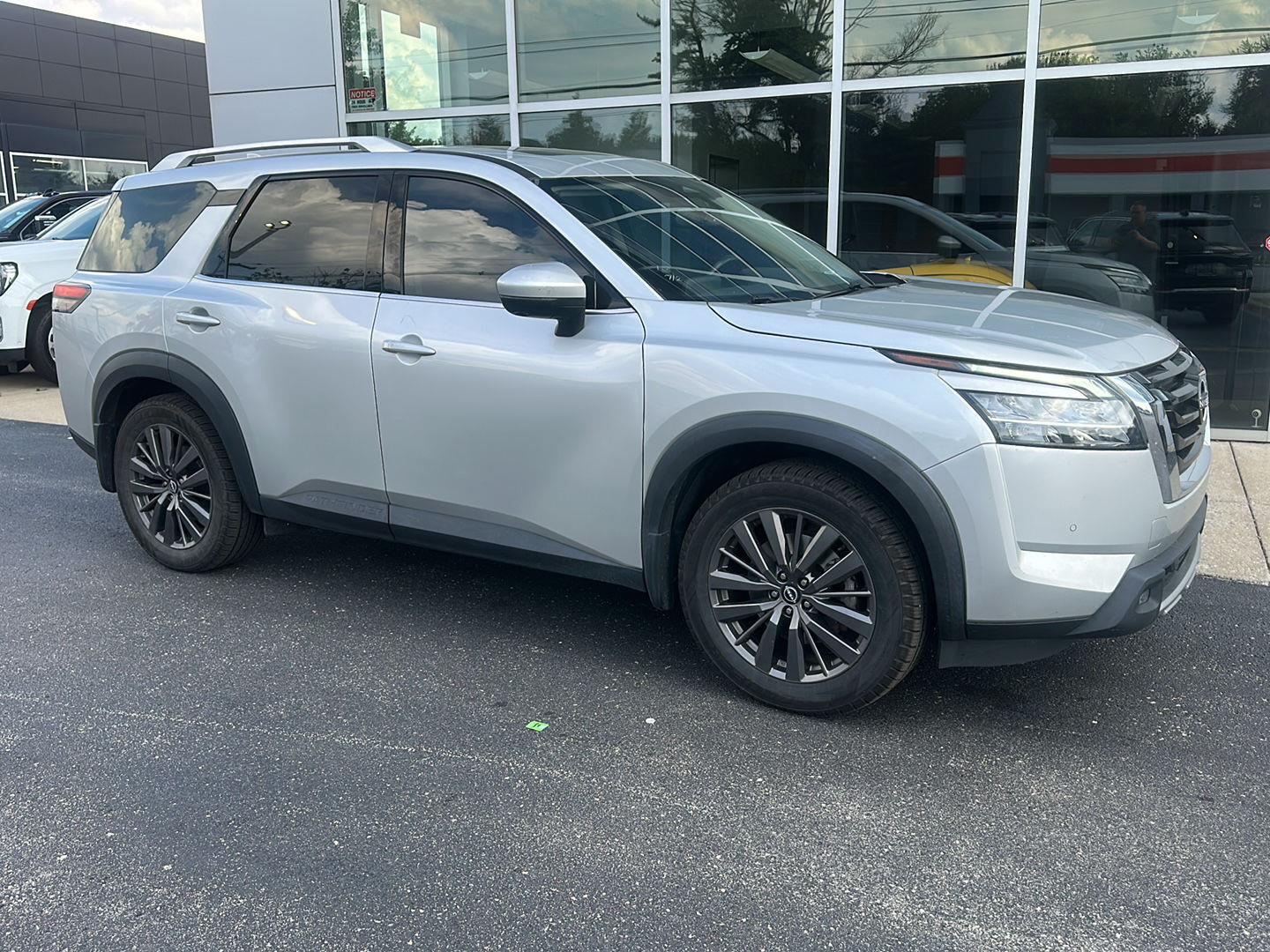 2022 NISSAN PATHFINDER SL - 1