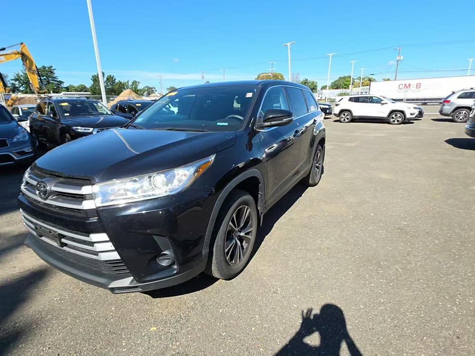 2019 TOYOTA HIGHLANDER LE - 1