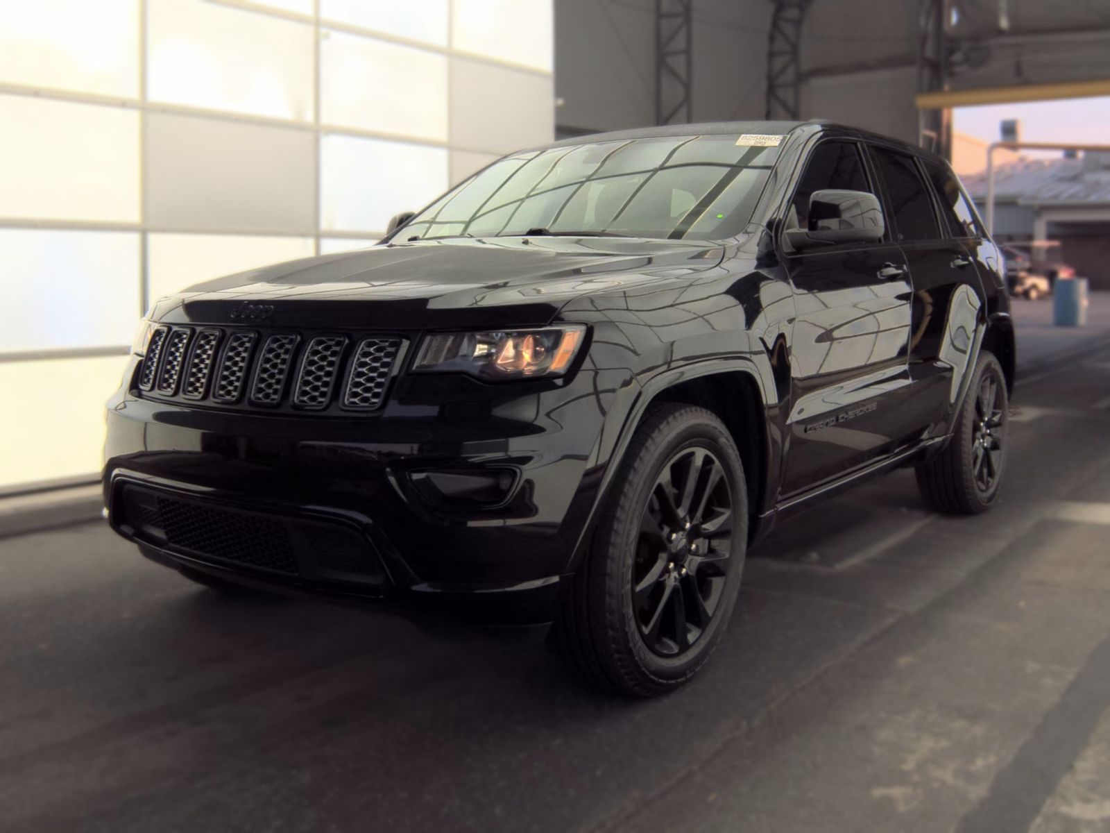 2020 JEEP GRAND CHEROKEE LAREDO ALTITUDE Edition - 1