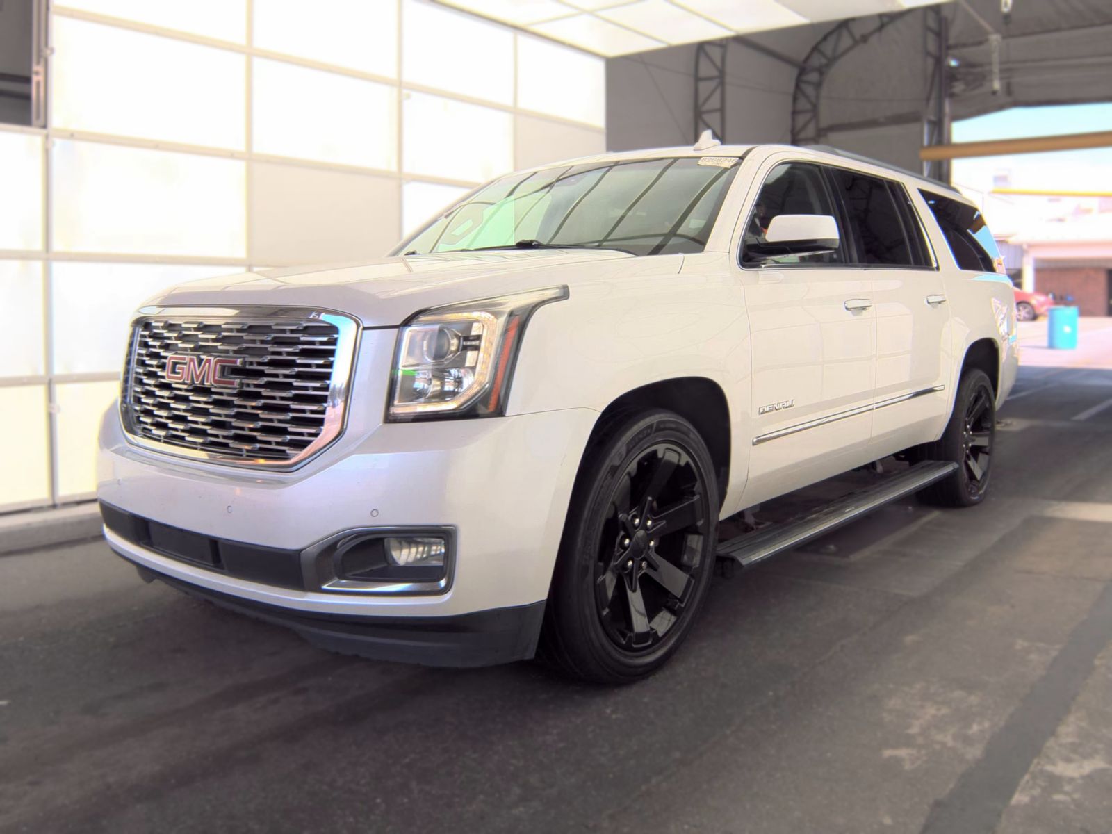 2018 GMC YUKON XL Denali - 1