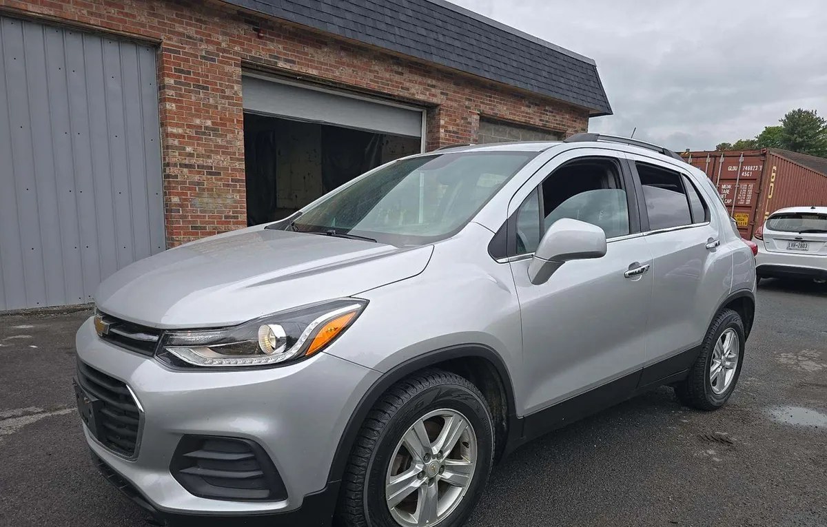 2020 CHEVROLET TRAX LT - 1