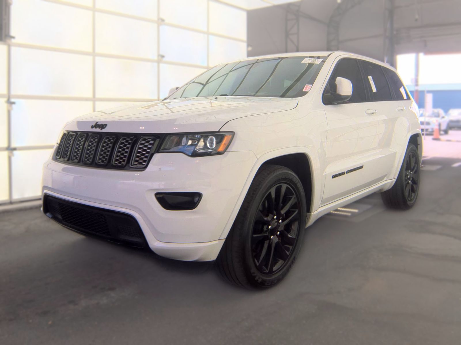 2020 JEEP GRAND CHEROKEE LAREDO ALTITUDE Edition - 1