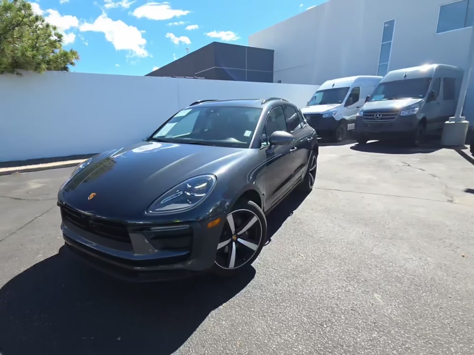 2024 PORSCHE MACAN T - 1