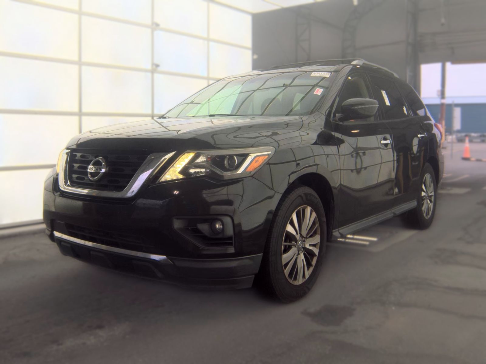 2018 NISSAN PATHFINDER SV - 1