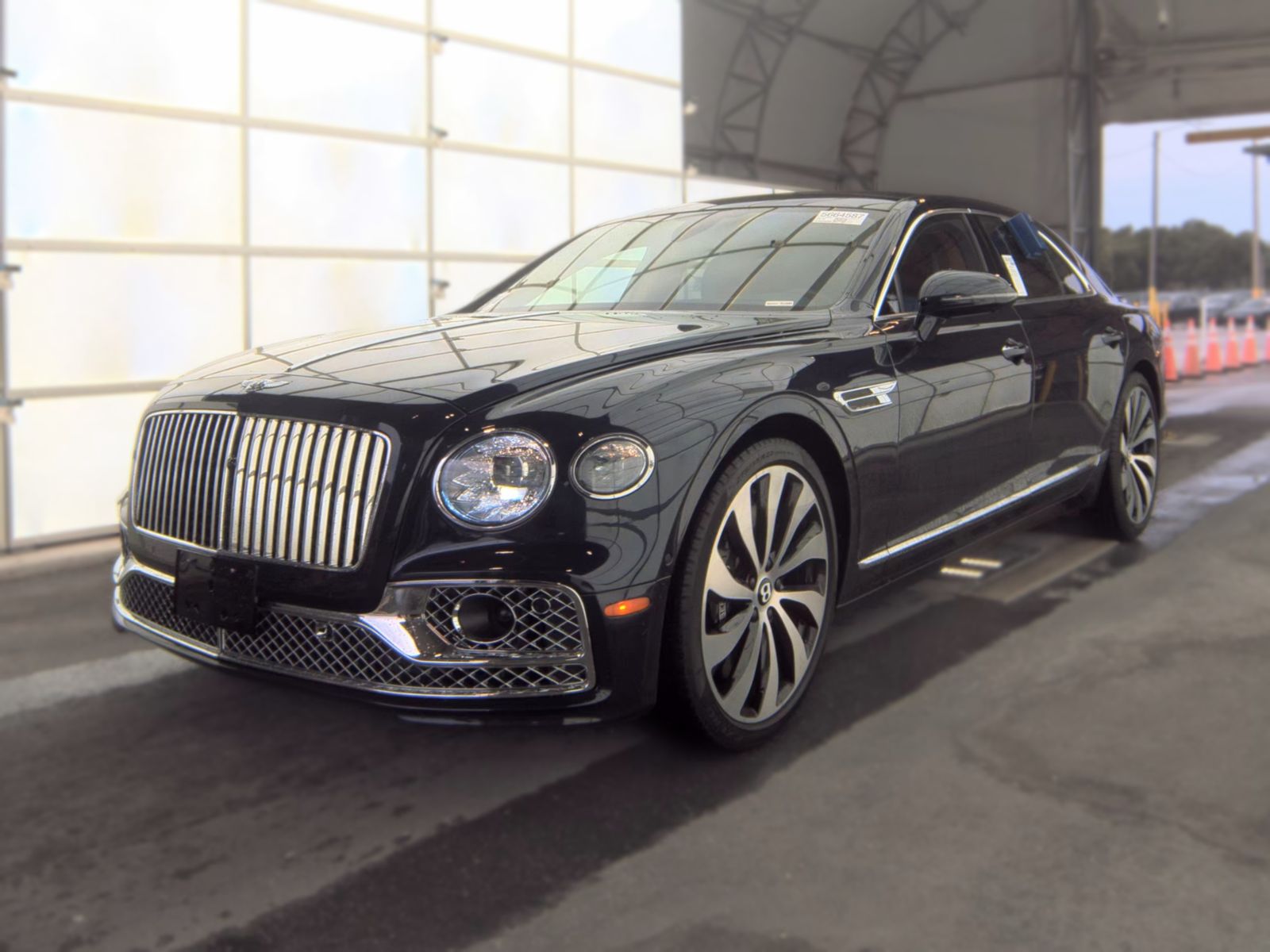 2022 BENTLEY FLYING SPUR V8 - 1