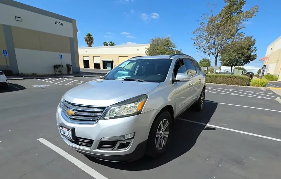 2017 CHEVROLET TRAVERSE LT - 1