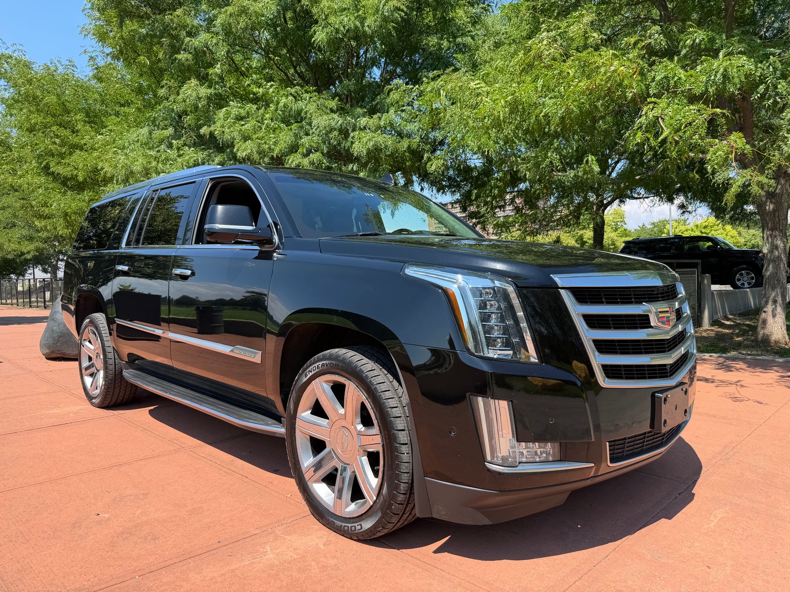 2019 CADILLAC ESCALADE ESV Luxury - 1