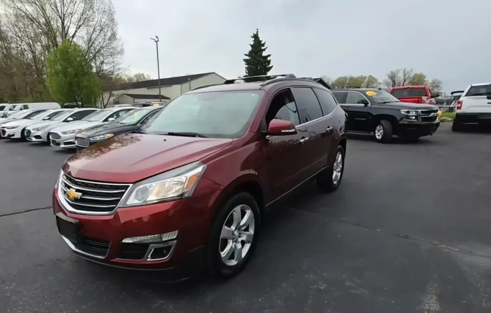 2017 CHEVROLET TRAVERSE LT - 1