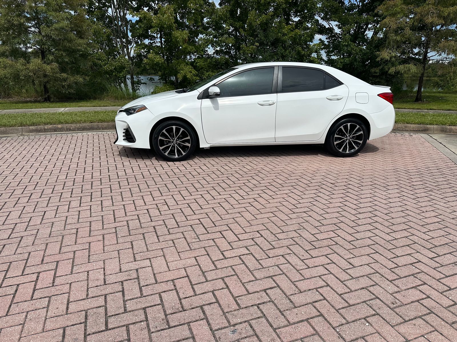 2018 TOYOTA COROLLA SE - 1