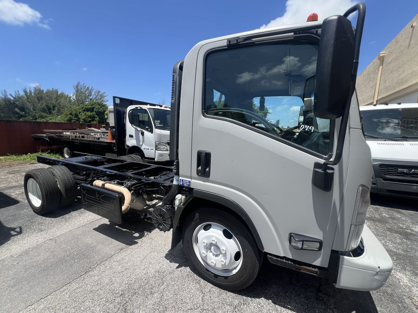 2018 ISUZU NRR Base - 1