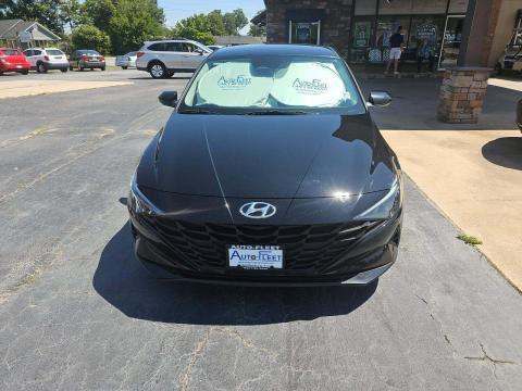 2023 HYUNDAI ELANTRA SE - 1