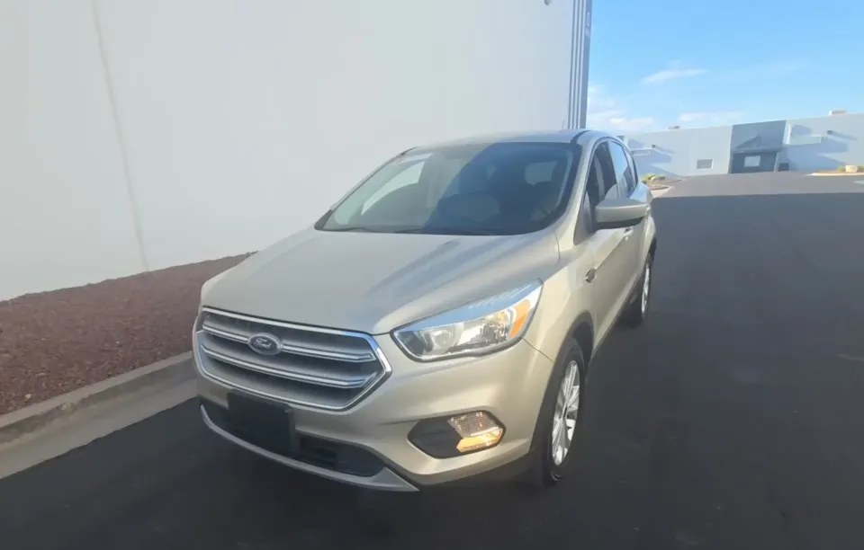2017 FORD ESCAPE SE - 1