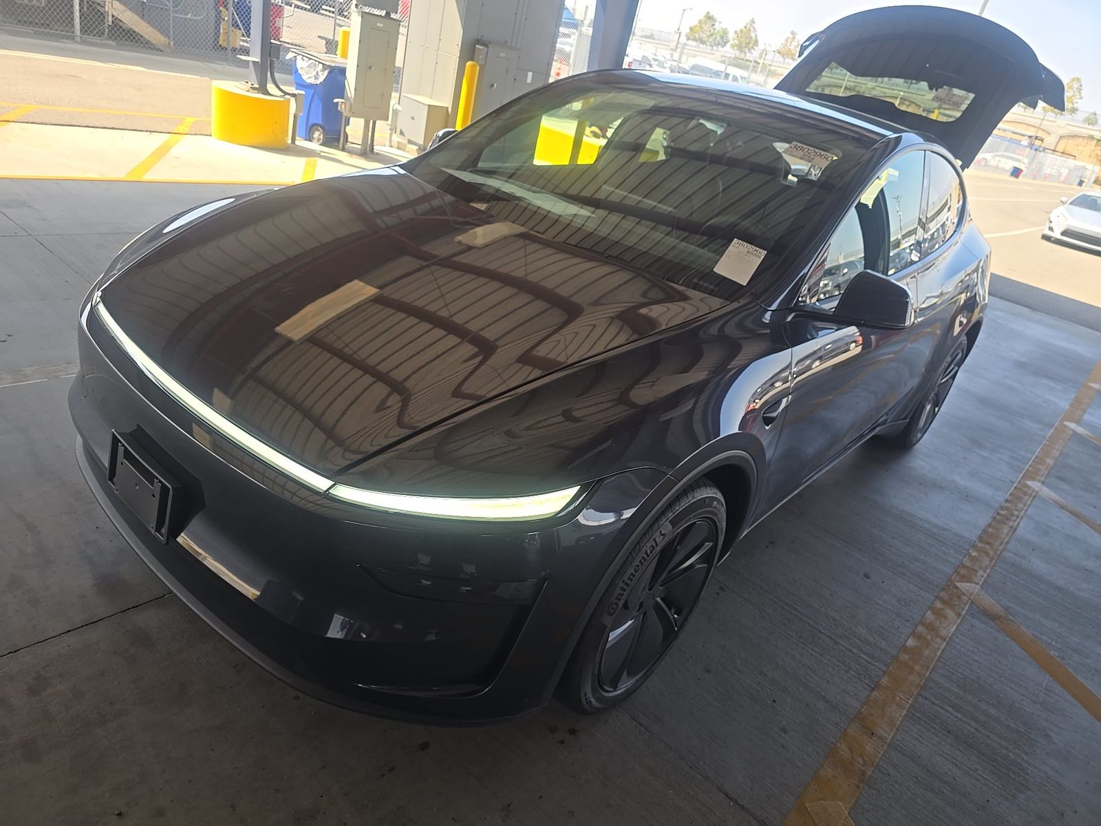 2026 TESLA MODEL Y LONG Range - 1