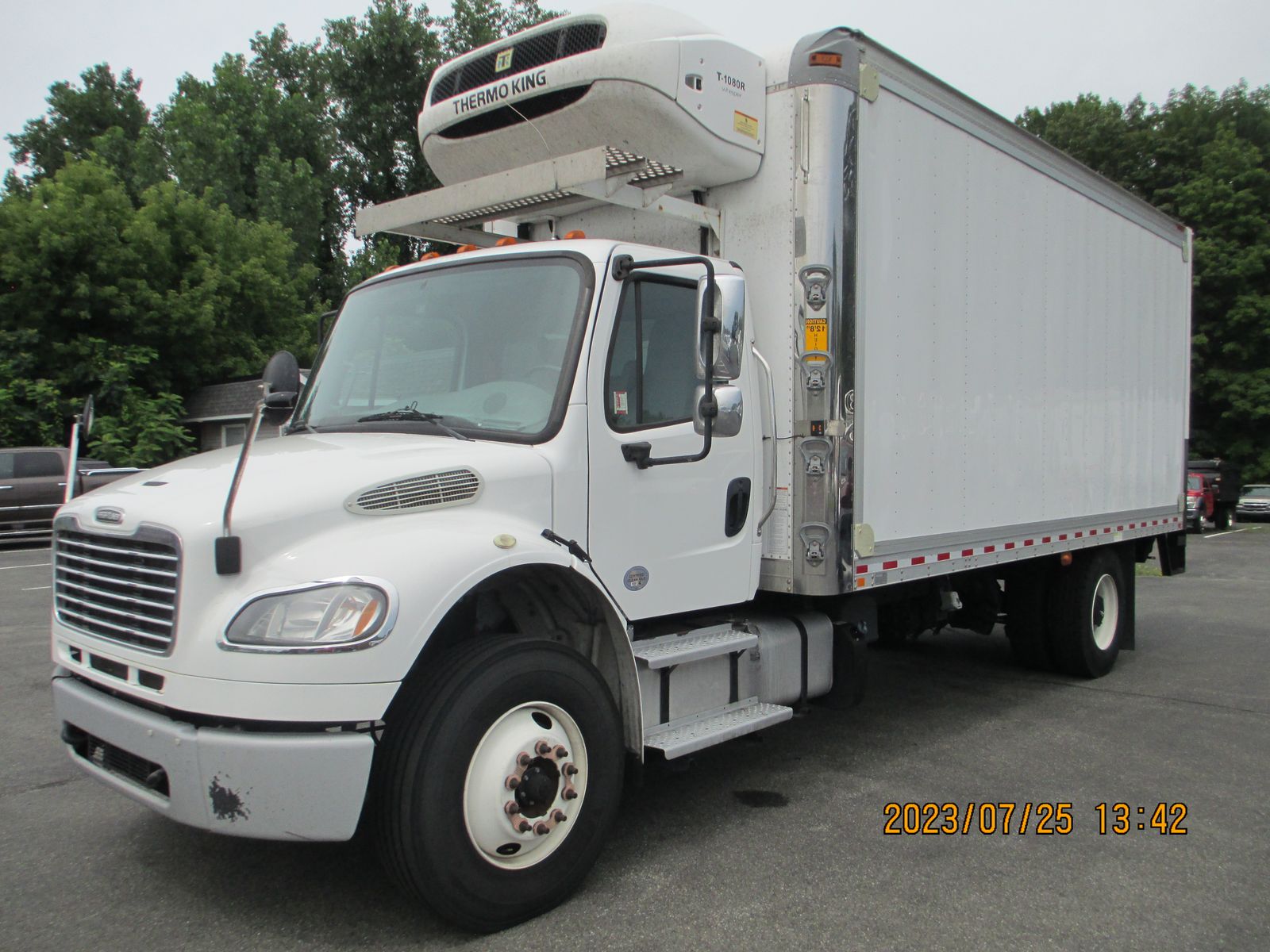 2018 FREIGHTLINER M2 106 - 1