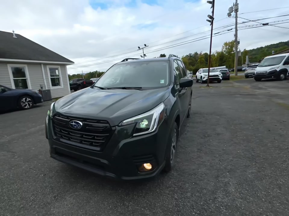 2023 SUBARU FORESTER Premium - 1