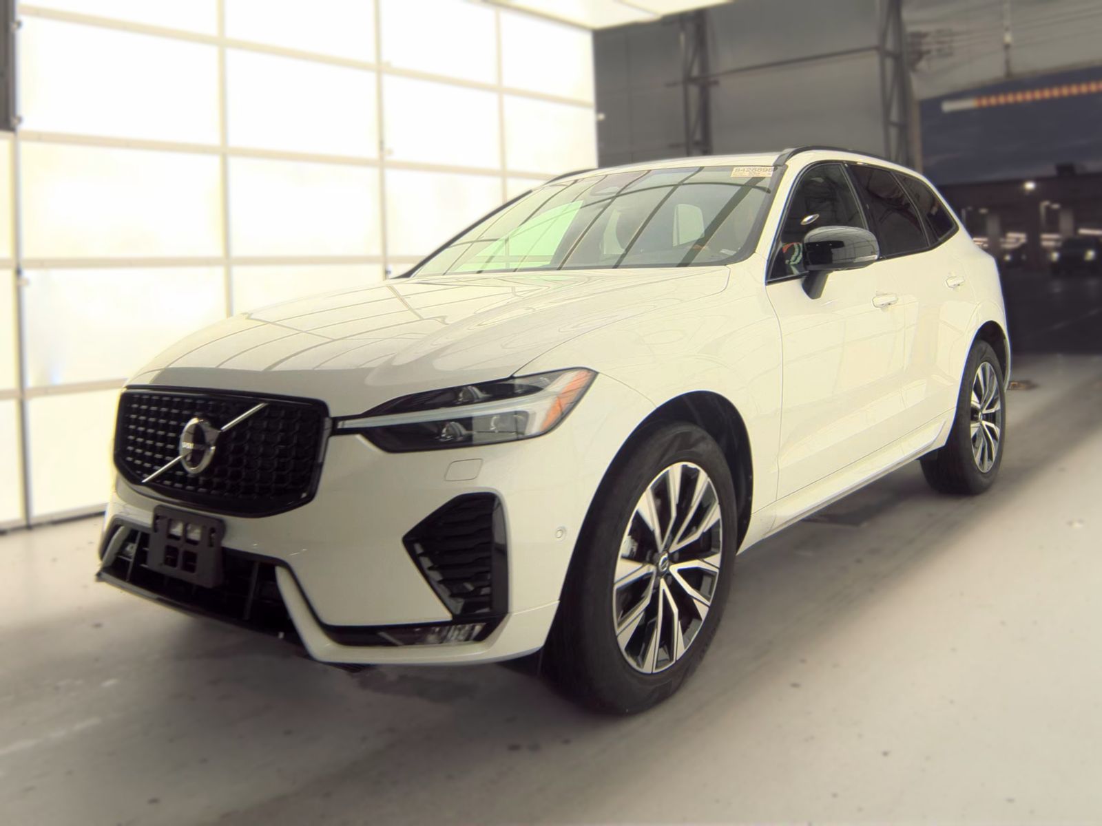 2024 VOLVO XC60 B5 Plus - 1