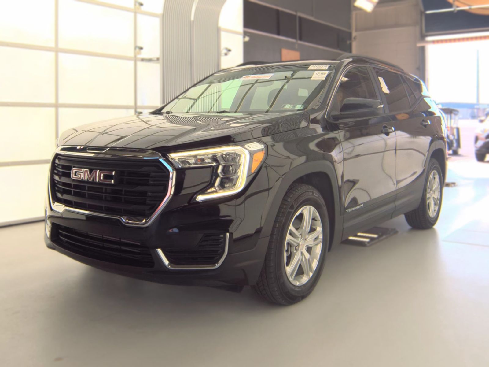 2022 GMC TERRAIN SLE - 1