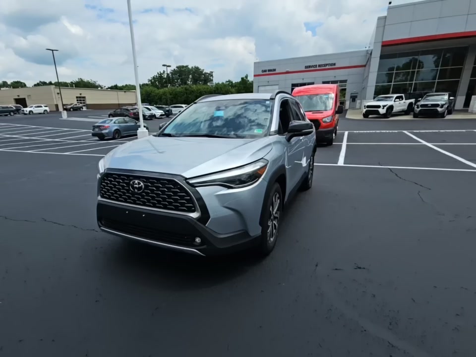 2025 TOYOTA COROLLA CROSS XLE - 1