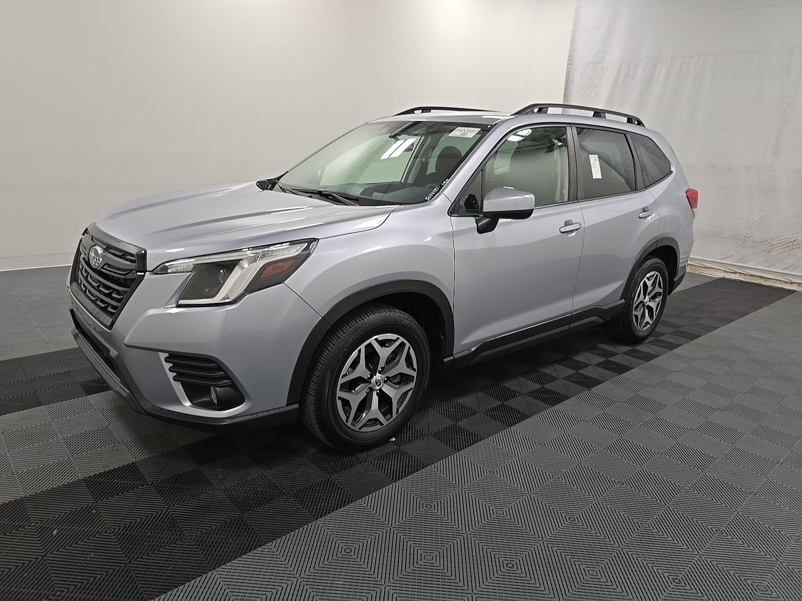 2023 SUBARU FORESTER Premium - 1
