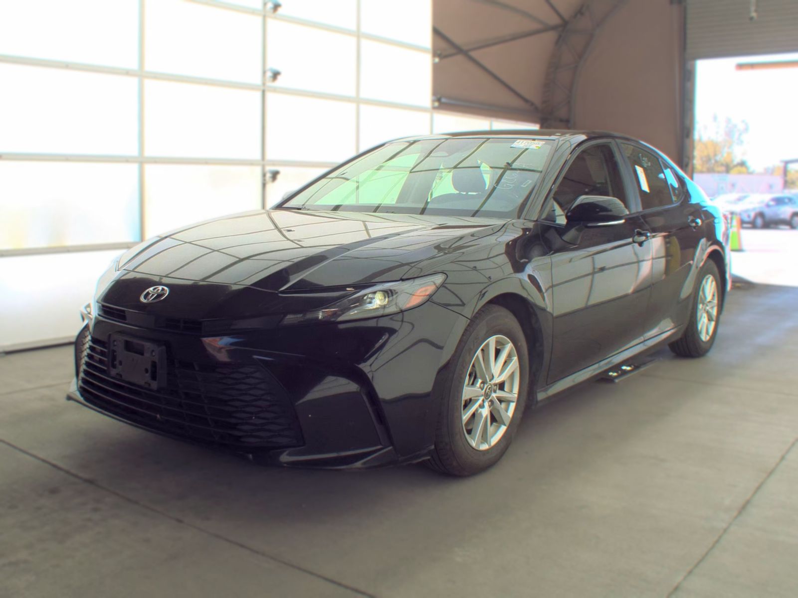 2025 TOYOTA CAMRY LE - 1