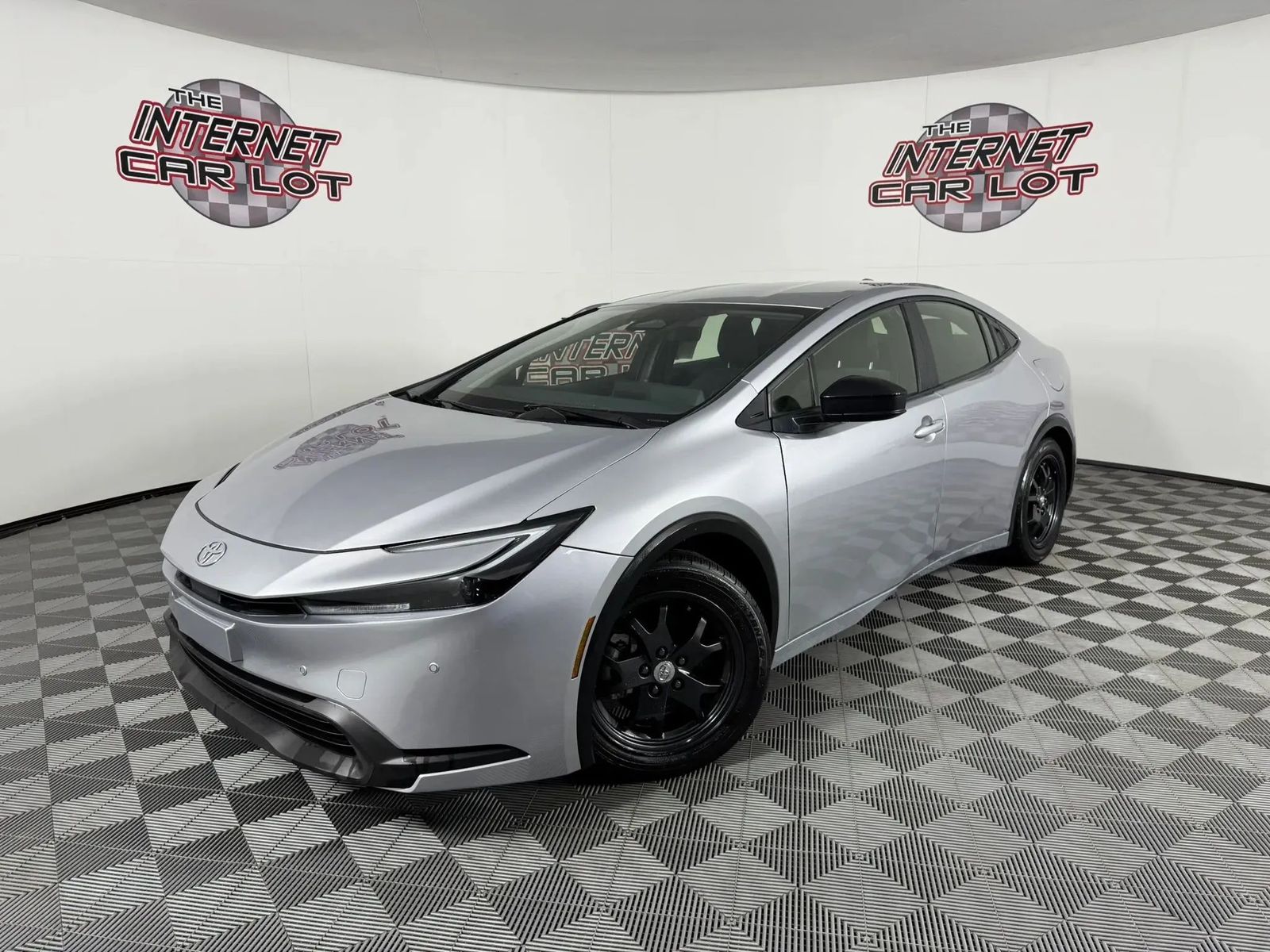 2025 TOYOTA PRIUS LE - 1