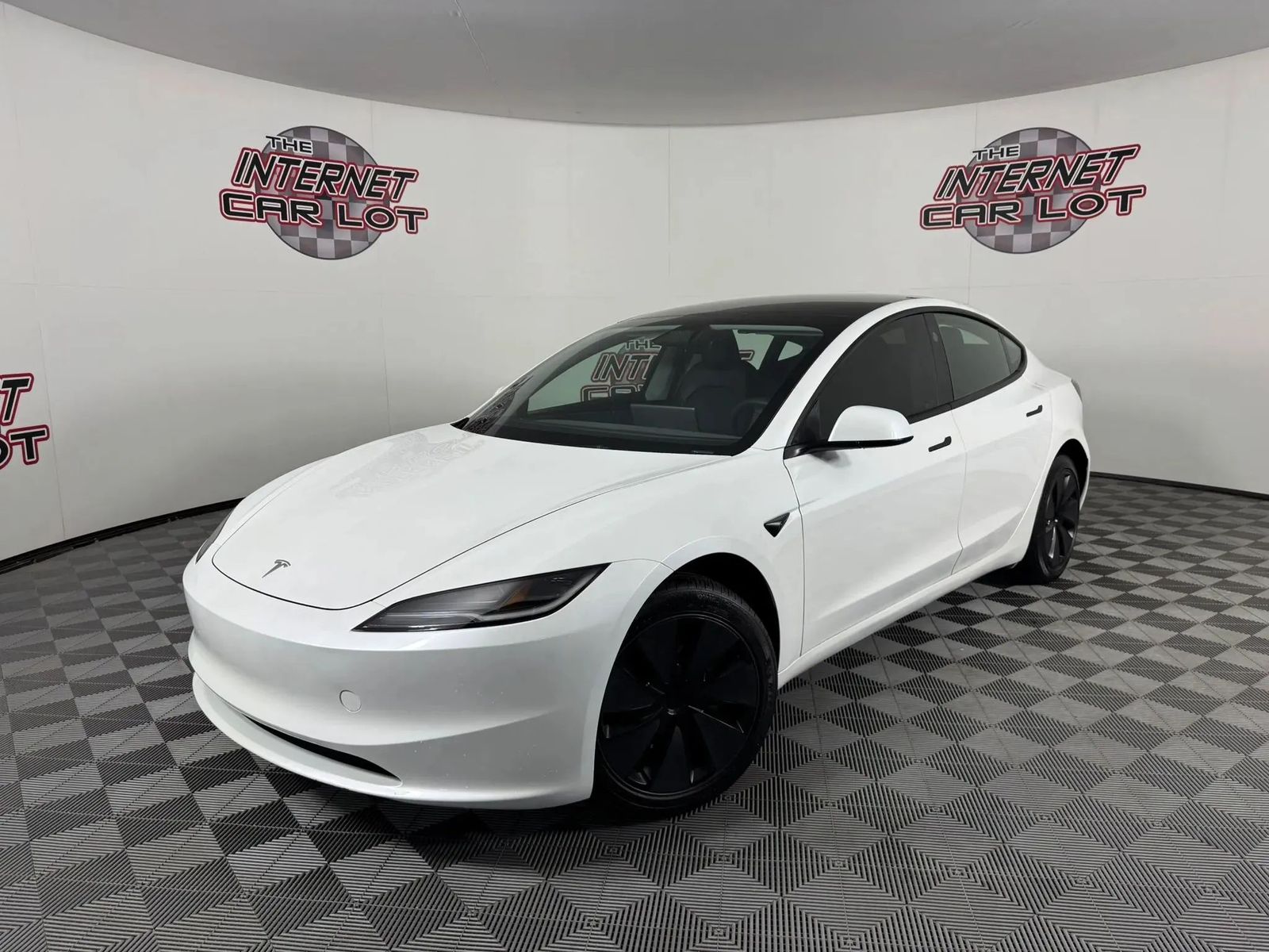2025 TESLA MODEL 3 - 1