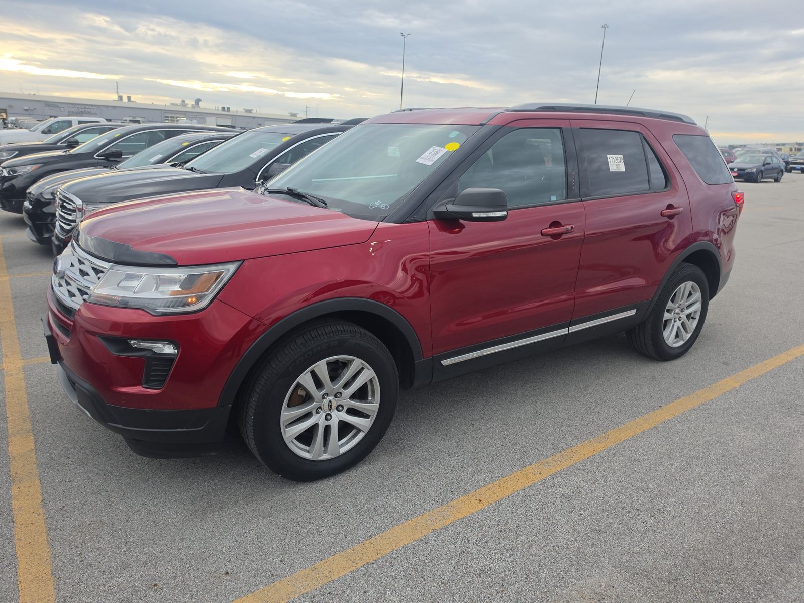2019 FORD EXPLORER XLT - 1
