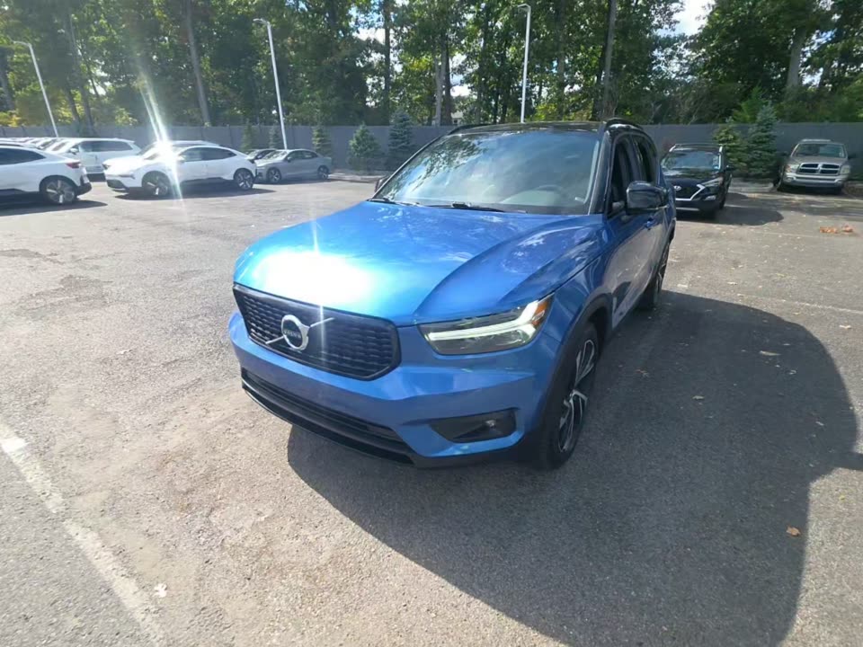 2020 VOLVO XC40 T5 R-Design - 1