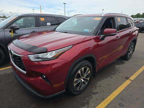 2021 TOYOTA HIGHLANDER XLE - 1