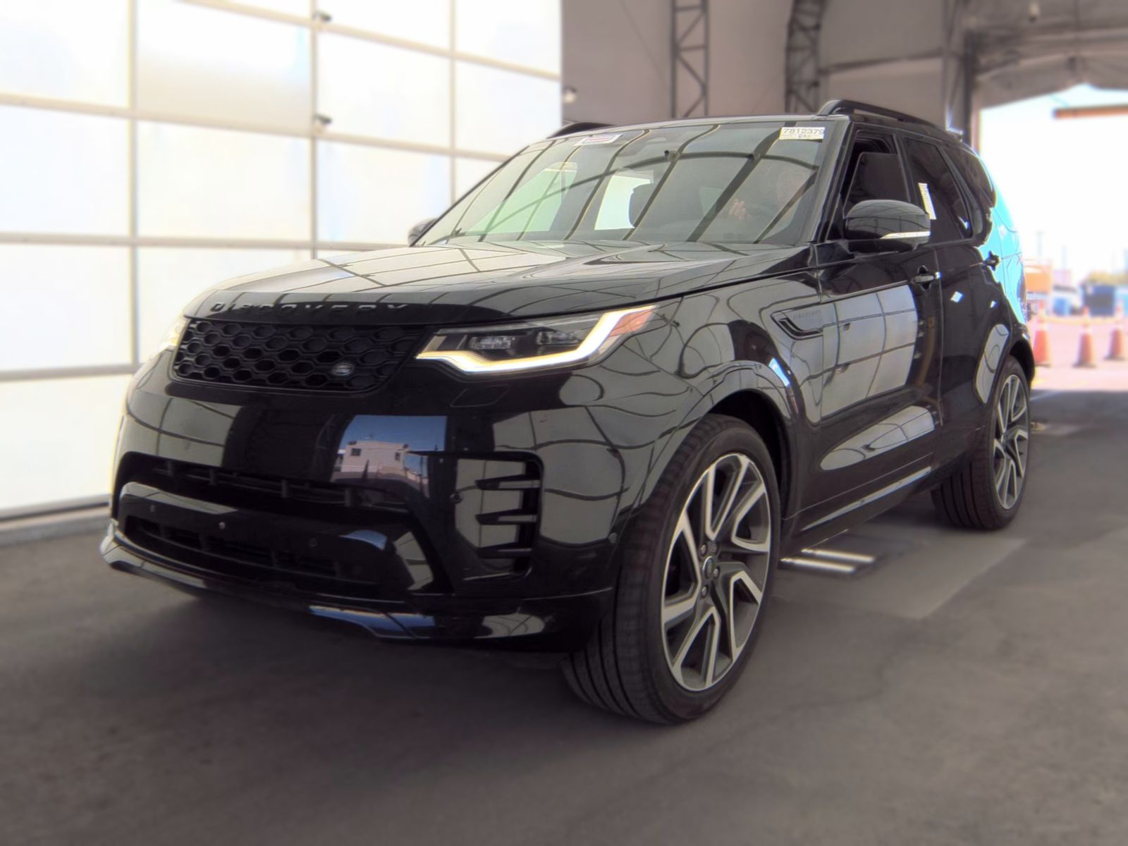 2024 LAND ROVER DISCOVERY DYNAMIC SE - 1
