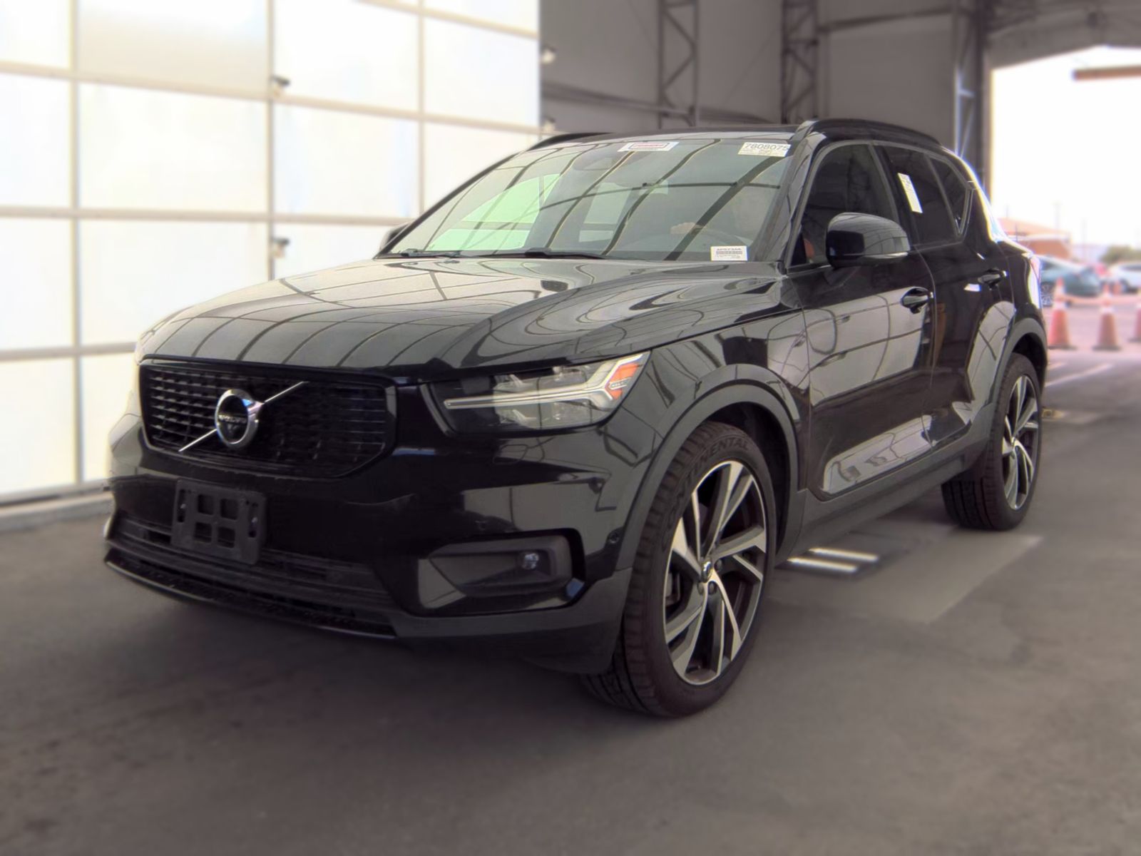 2021 VOLVO XC40 T4 R-Design - 1