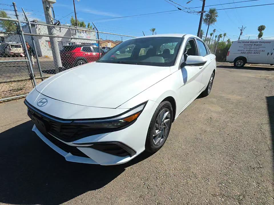 2024 HYUNDAI ELANTRA SEL - 1