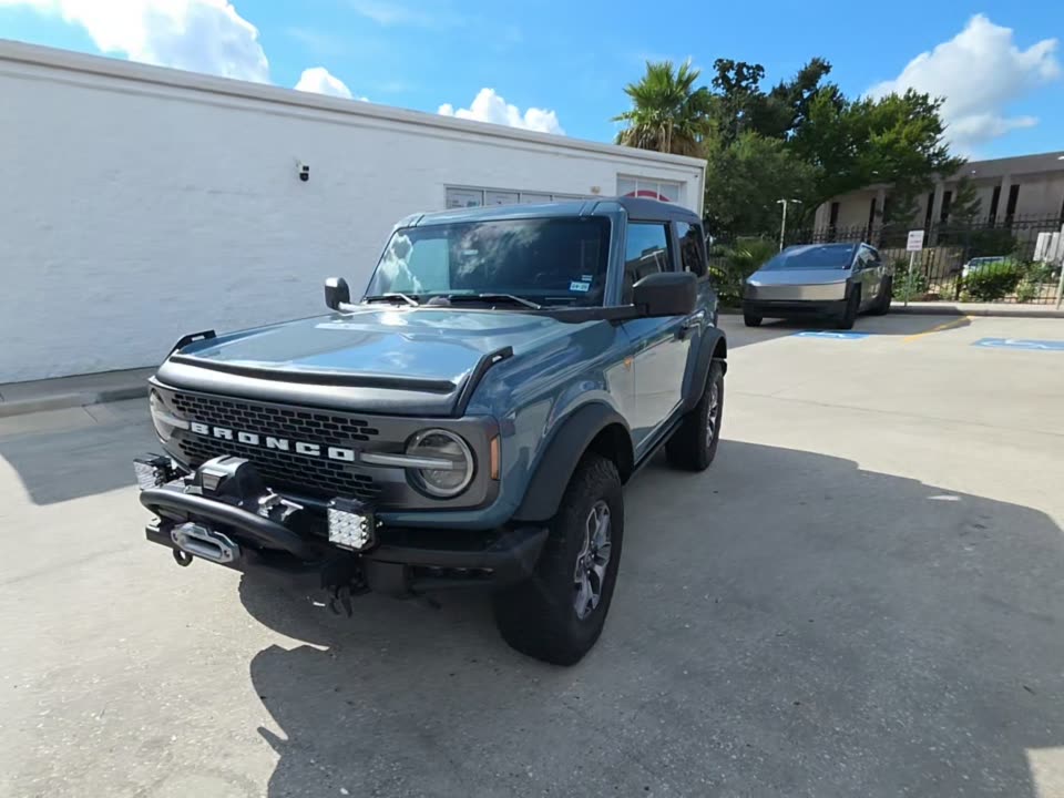 2022 FORD BRONCO Badlands - 1