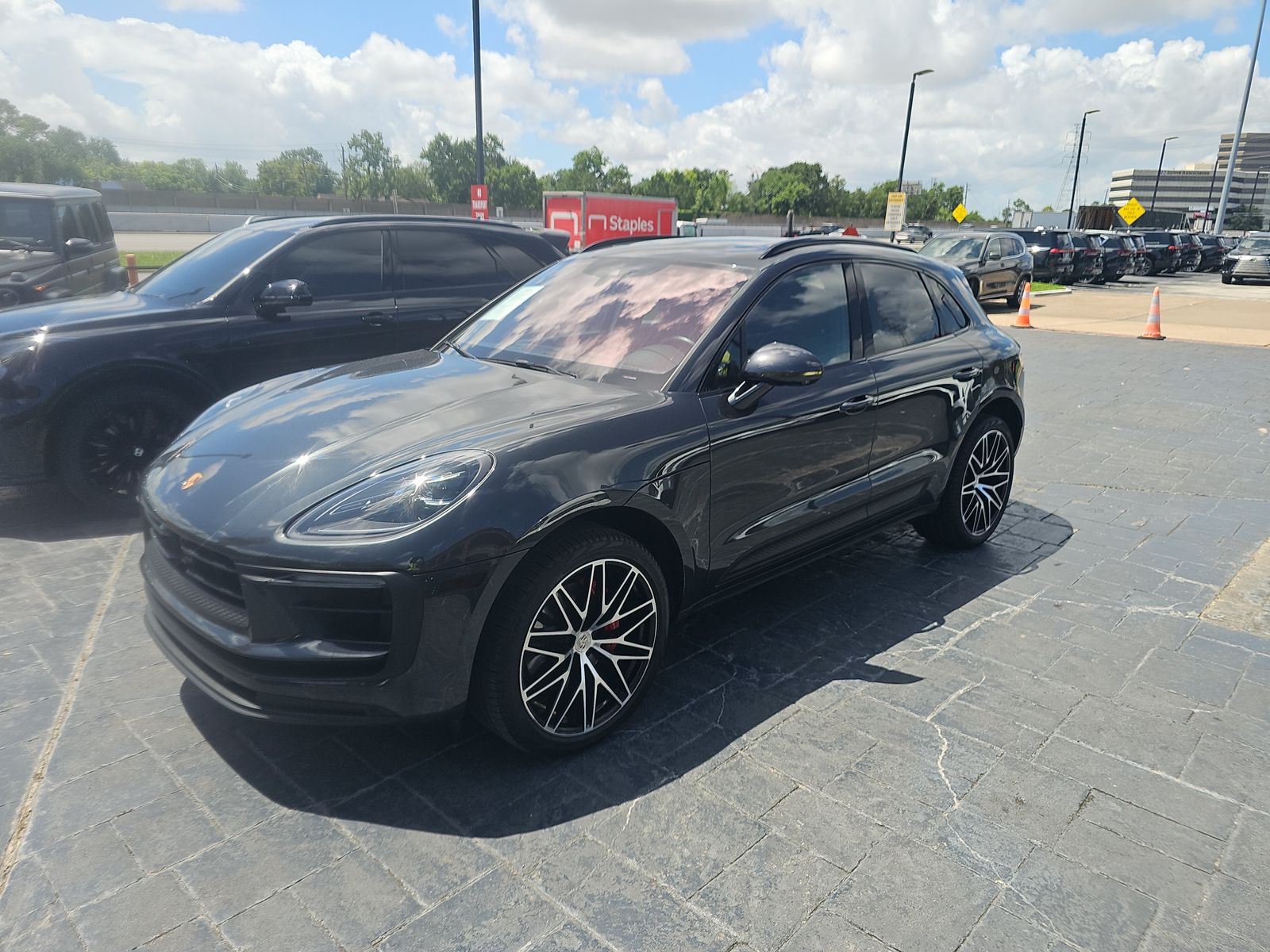 2023 PORSCHE MACAN S - 1