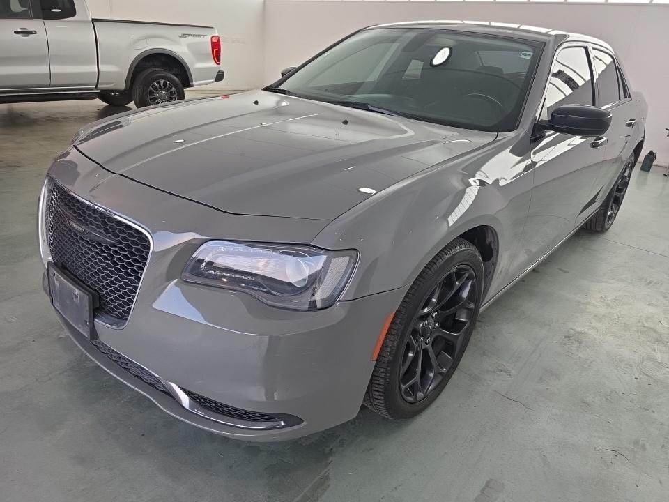 2019 CHRYSLER 300 Touring - 1