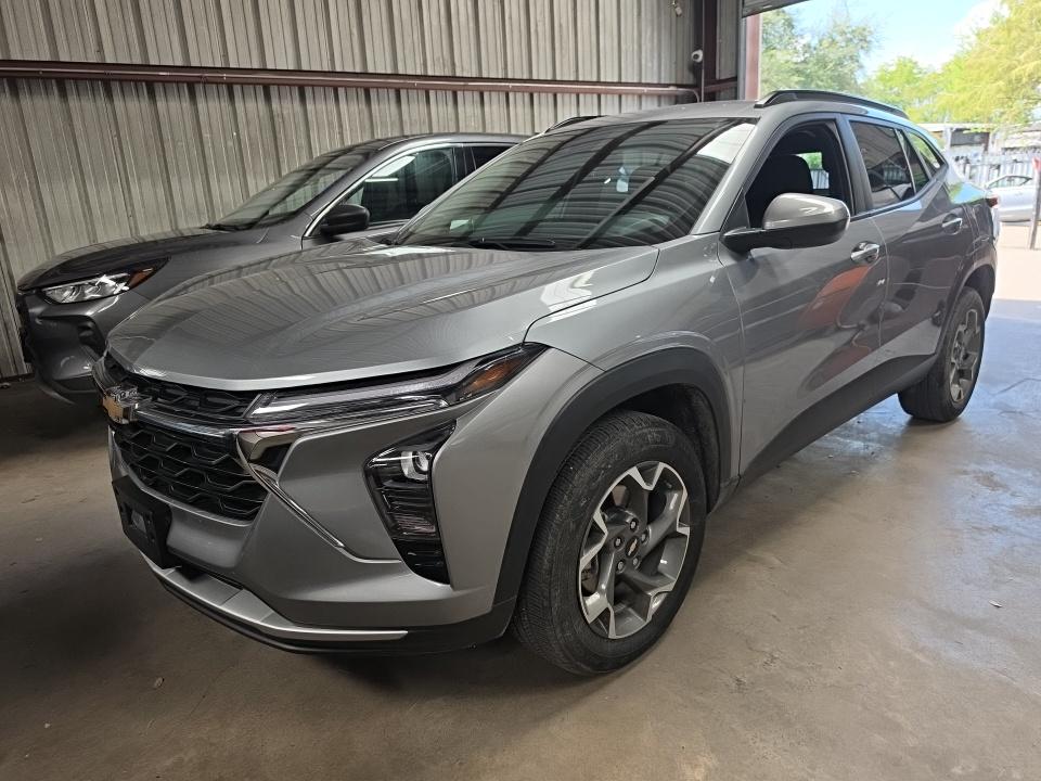 2025 CHEVROLET TRAX LT - 1