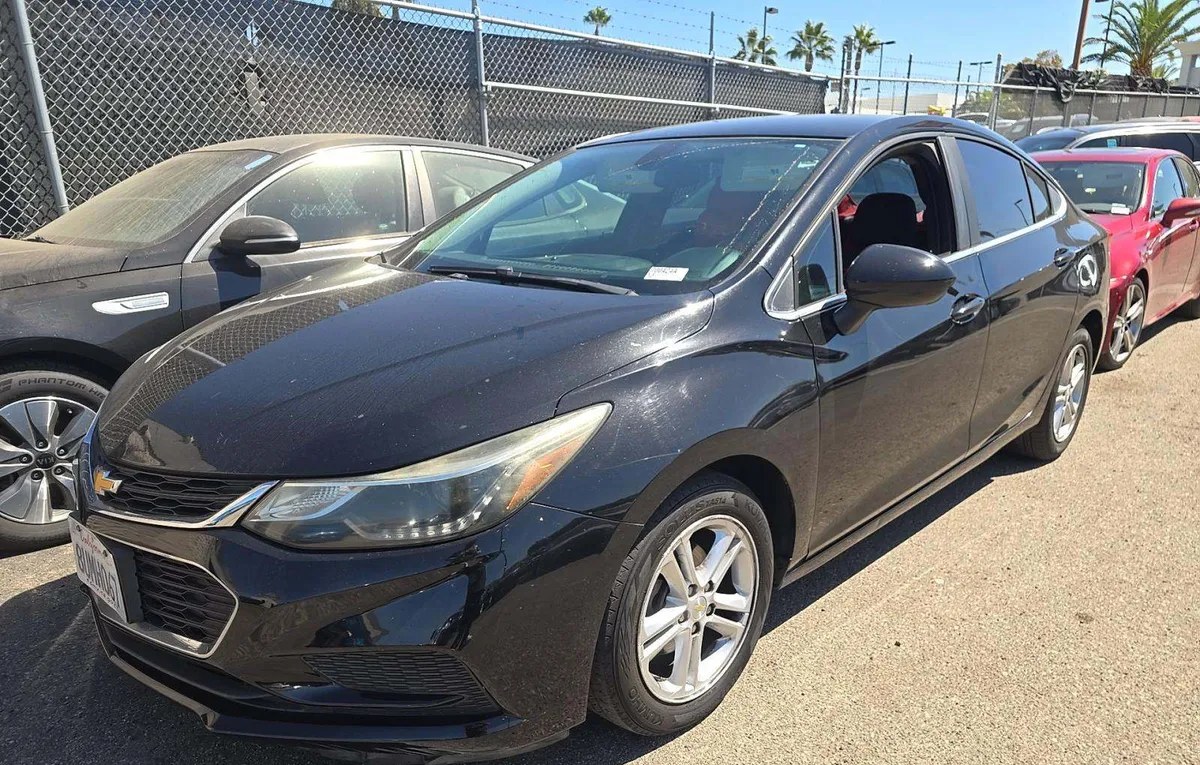 2017 CHEVROLET CRUZE LT - 1