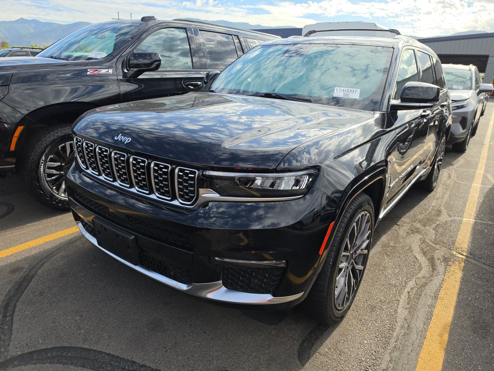 2023 JEEP GRAND CHEROKEE L SUMMIT Reserve - 1