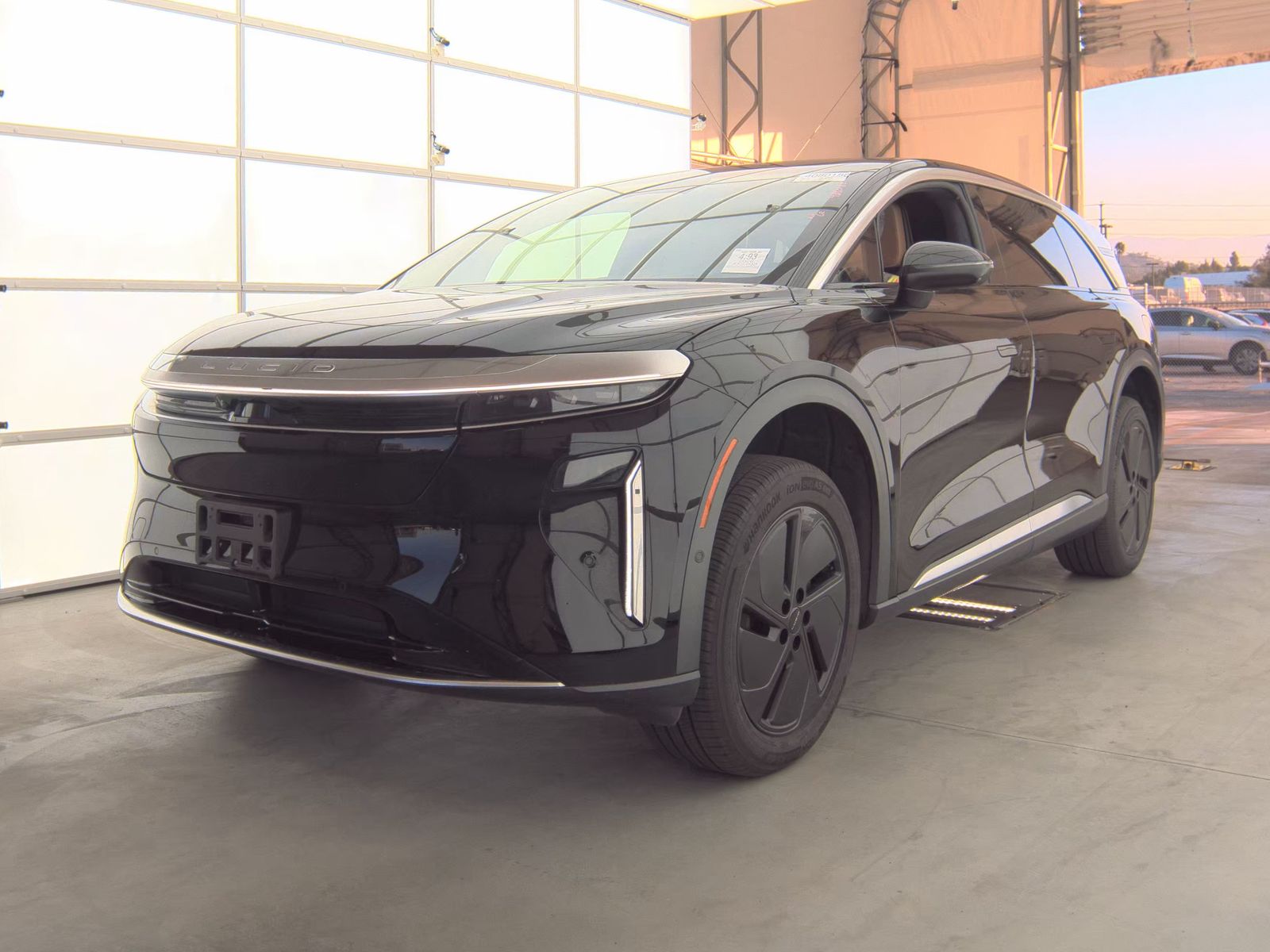 2026 LUCID GRAVITY GRAND Touring - 1