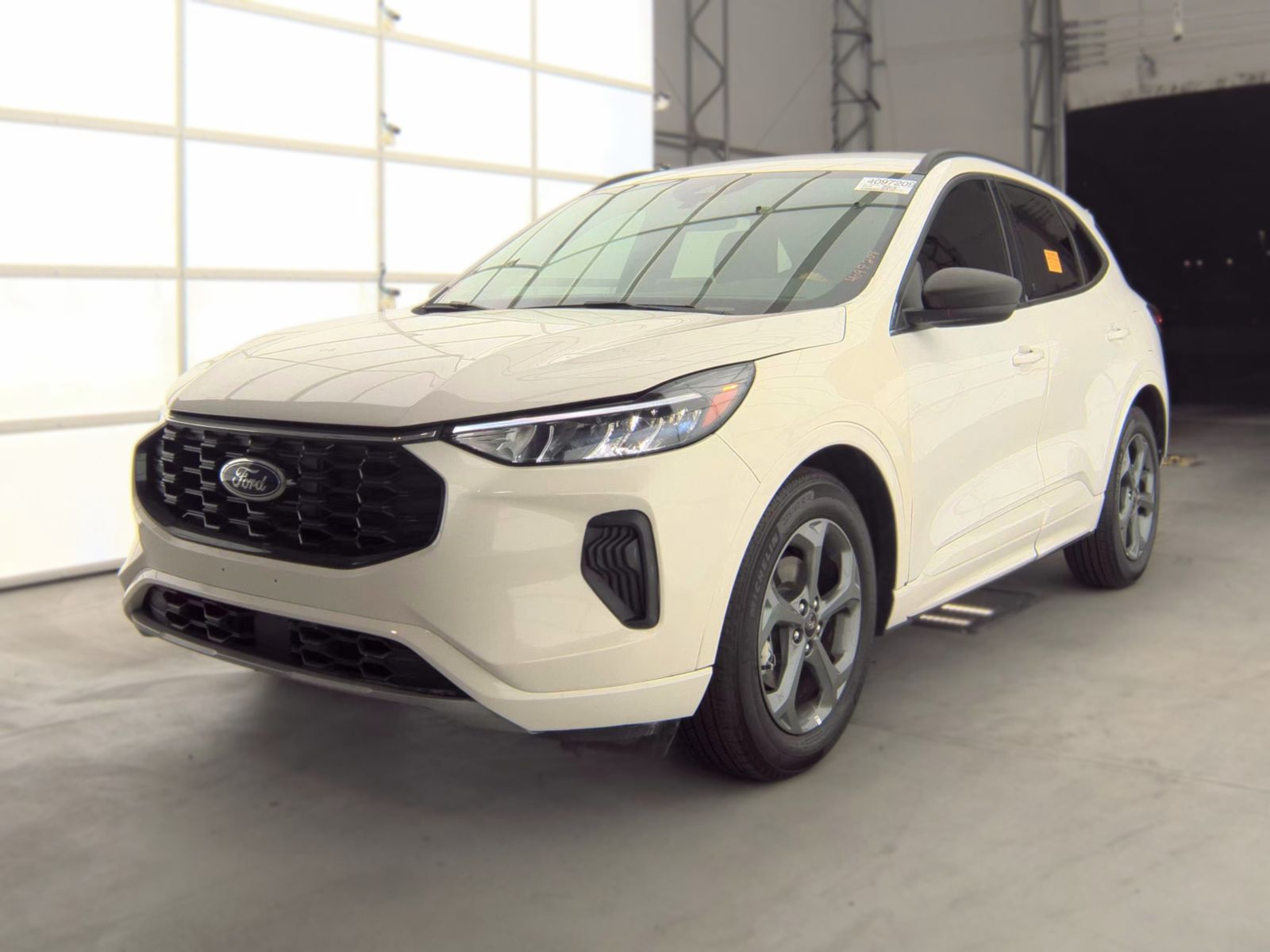 2023 FORD ESCAPE HYBRID ST-Line - 1