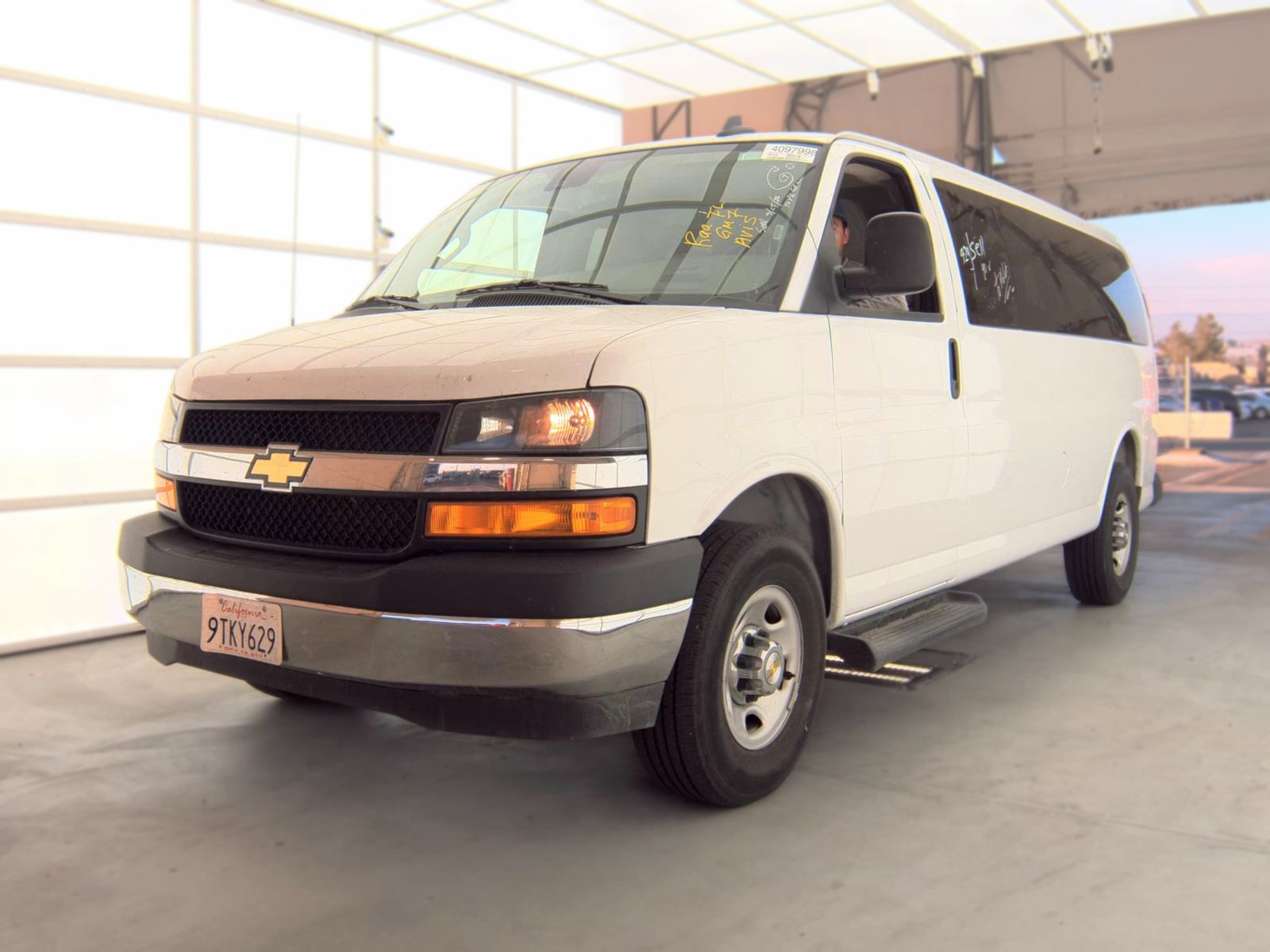 2025 CHEVROLET EXPRESS 3500 LT - 1