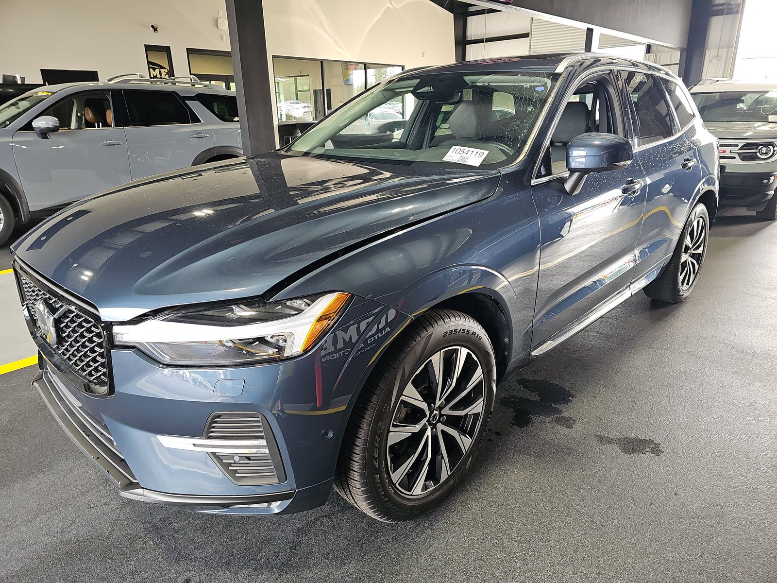 2023 VOLVO XC60 B5 Plus - 1