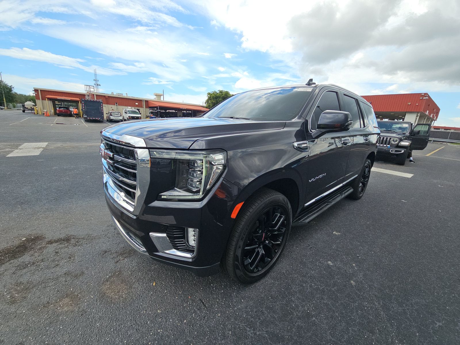 2023 GMC YUKON SLT - 1