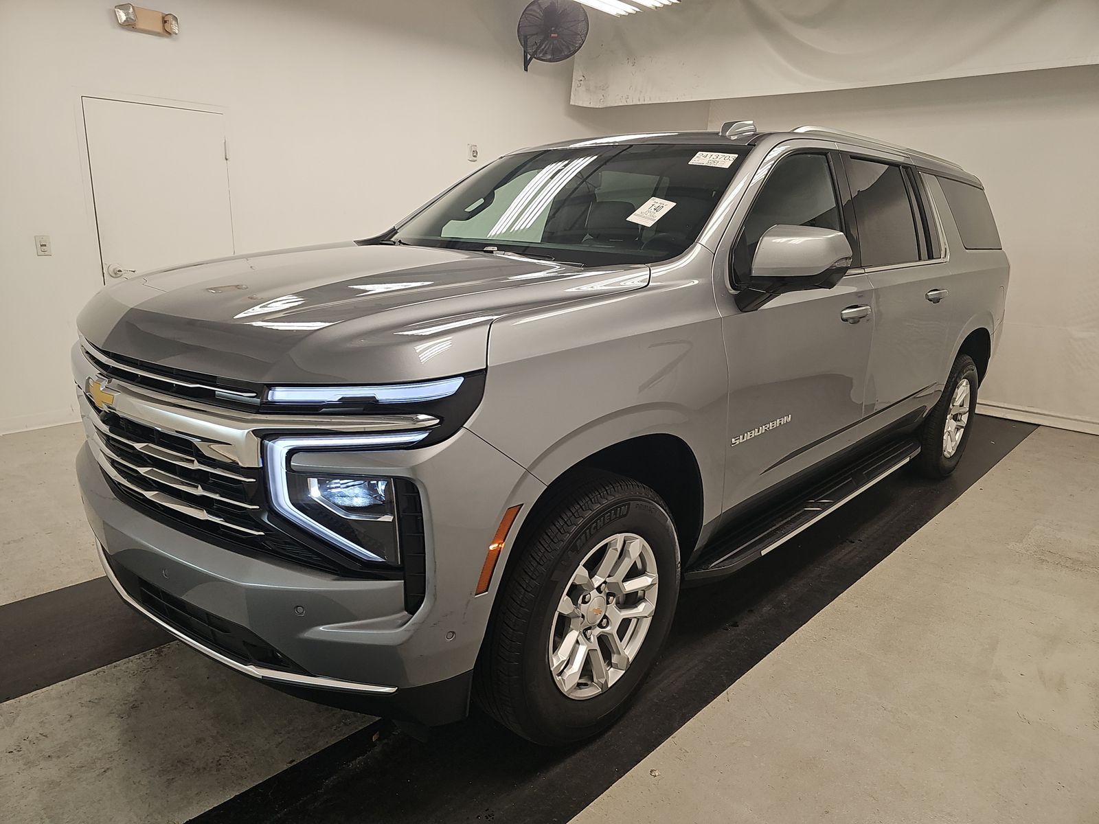 2025 CHEVROLET SUBURBAN LT - 1