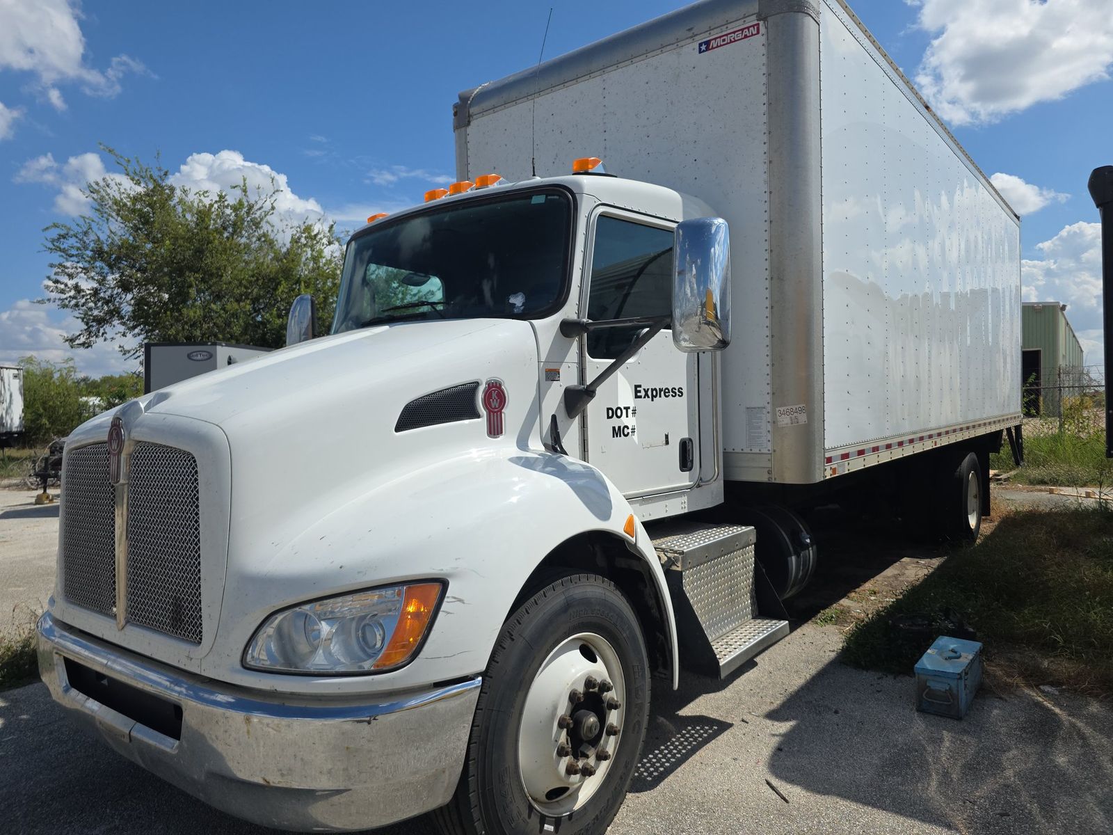 2019 KENWORTH CONSTRUCTION T270 - 1