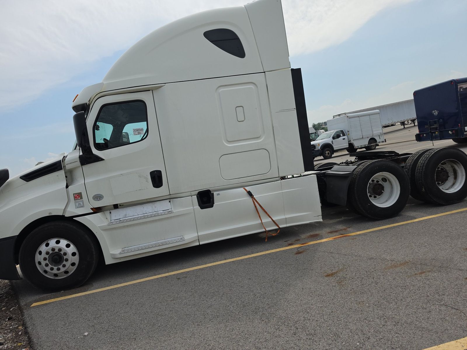 2020 FREIGHTLINER CASCADIA - 1