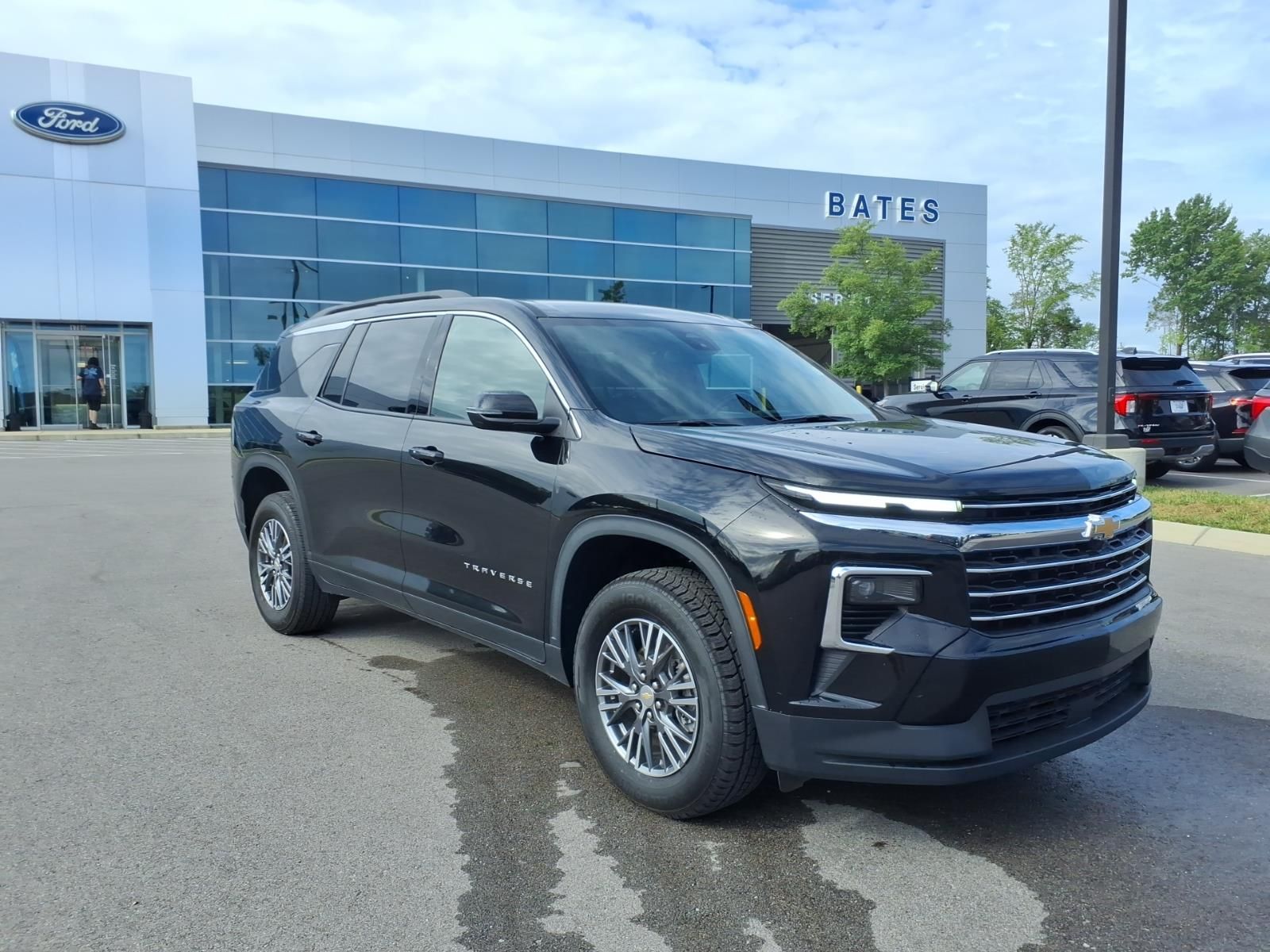 2025 CHEVROLET TRAVERSE LT - 1